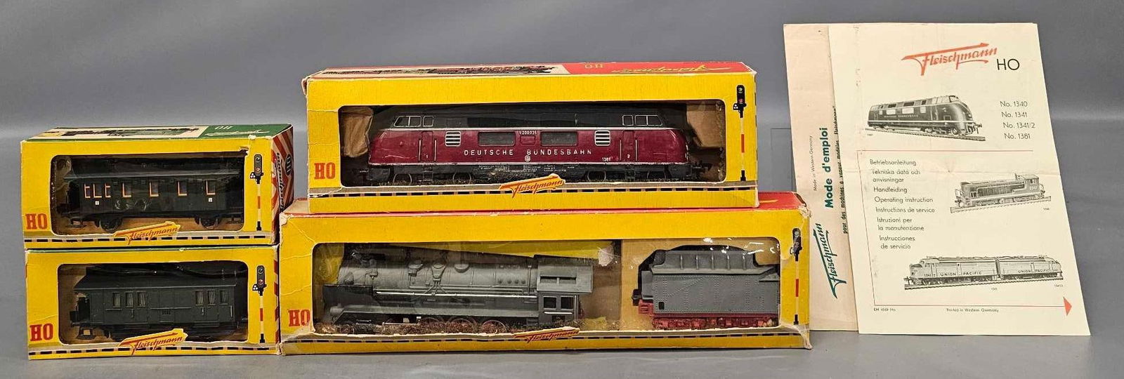 Vintage Fleischmann HO gauge European style trains in original boxes (1 of 12)