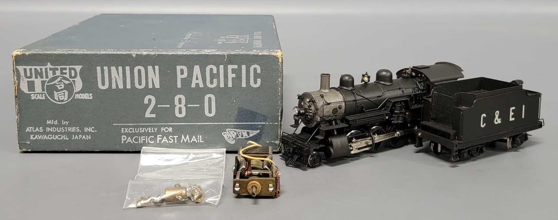 PFM United HO brass Union Pacific 2-8-0 steam locomotive custom painted with C&EI livery (1 of 10)