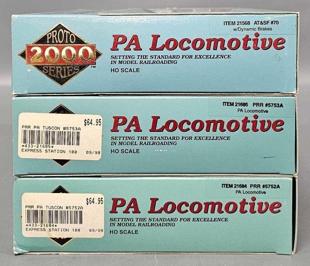 Three Life Like HO Proto 2000 PA Locomotives in original boxes (1 of 8)