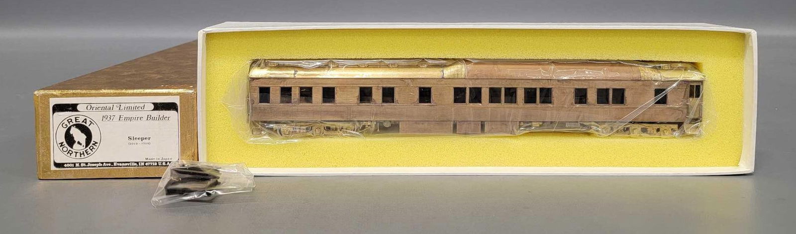 Mint Oriental Limited HO brass 1937 Great Northern Empire Builder sleeper car in OB (1 of 6)
