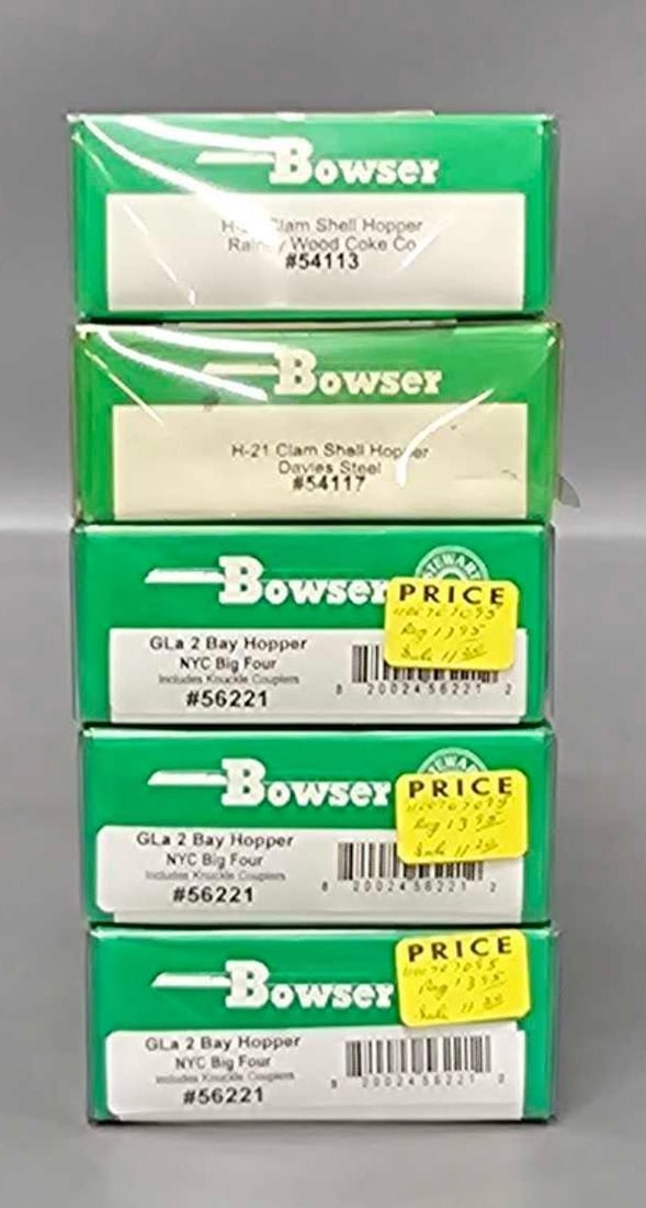 Five Bowser Hopper car kits in original boxes (1 of 3)