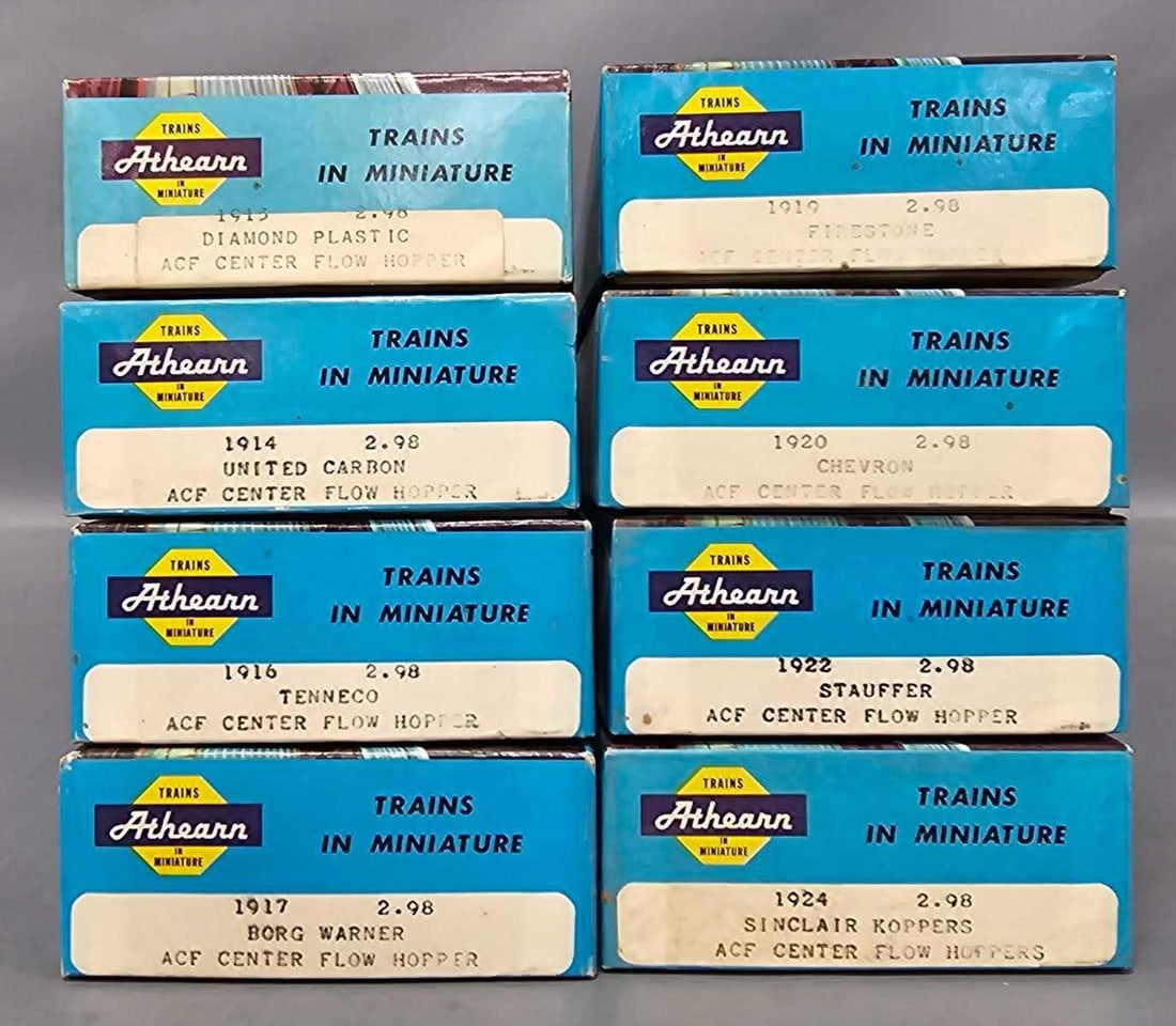 Eight Athearn Center Flow Hopper car kits in original boxes (1 of 7)