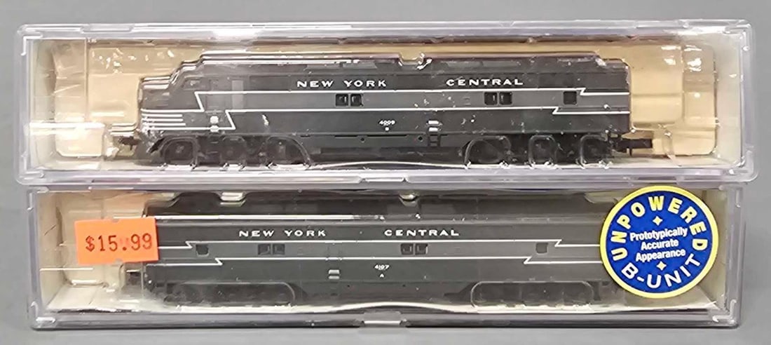 Life Like N scale New York Central E7 AB diesel locomotive set in original boxes (1 of 7)