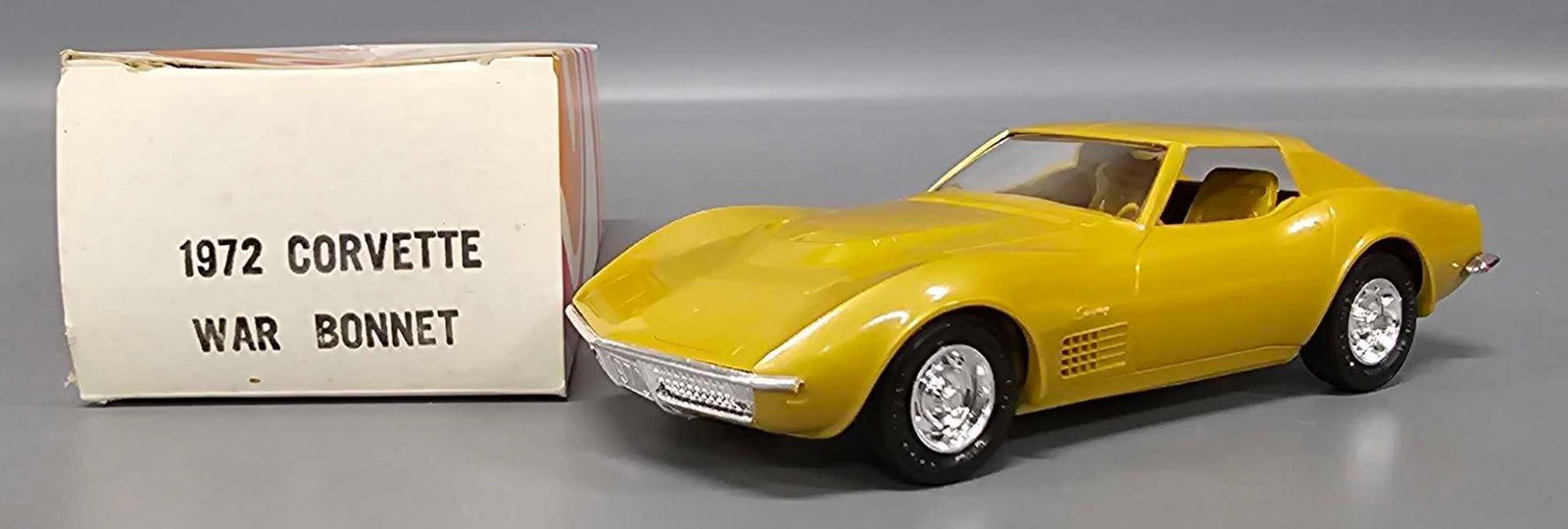 Mint 1972 Chevy Corvette coupe dealer promo car war bonnet in original box (1 of 9)