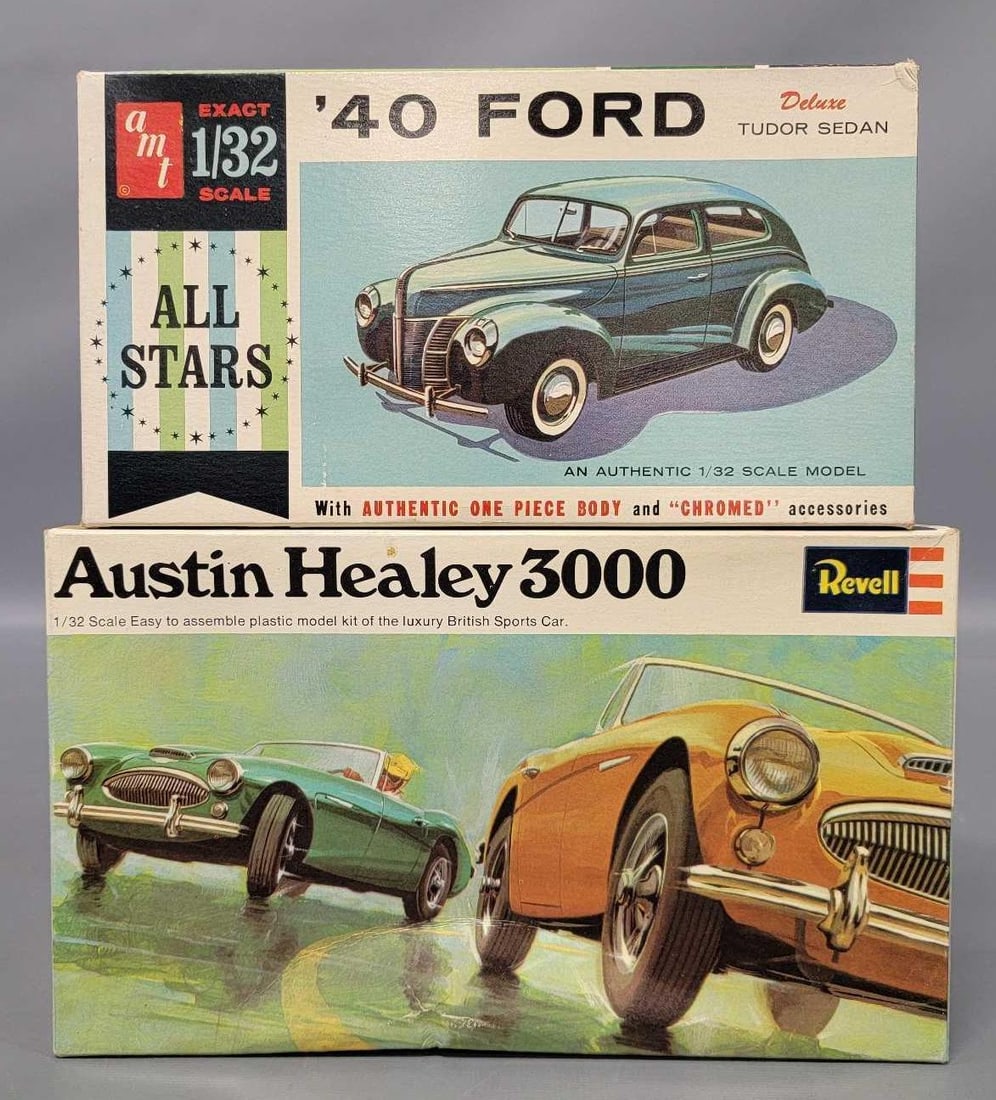 Two vintage unbuilt 1/32 scale model kits in original boxes (1 of 5)