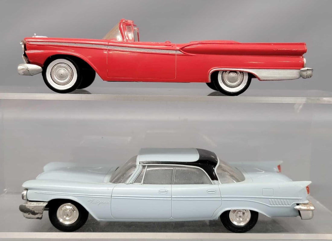 Two vintage promo cars (1 of 6)