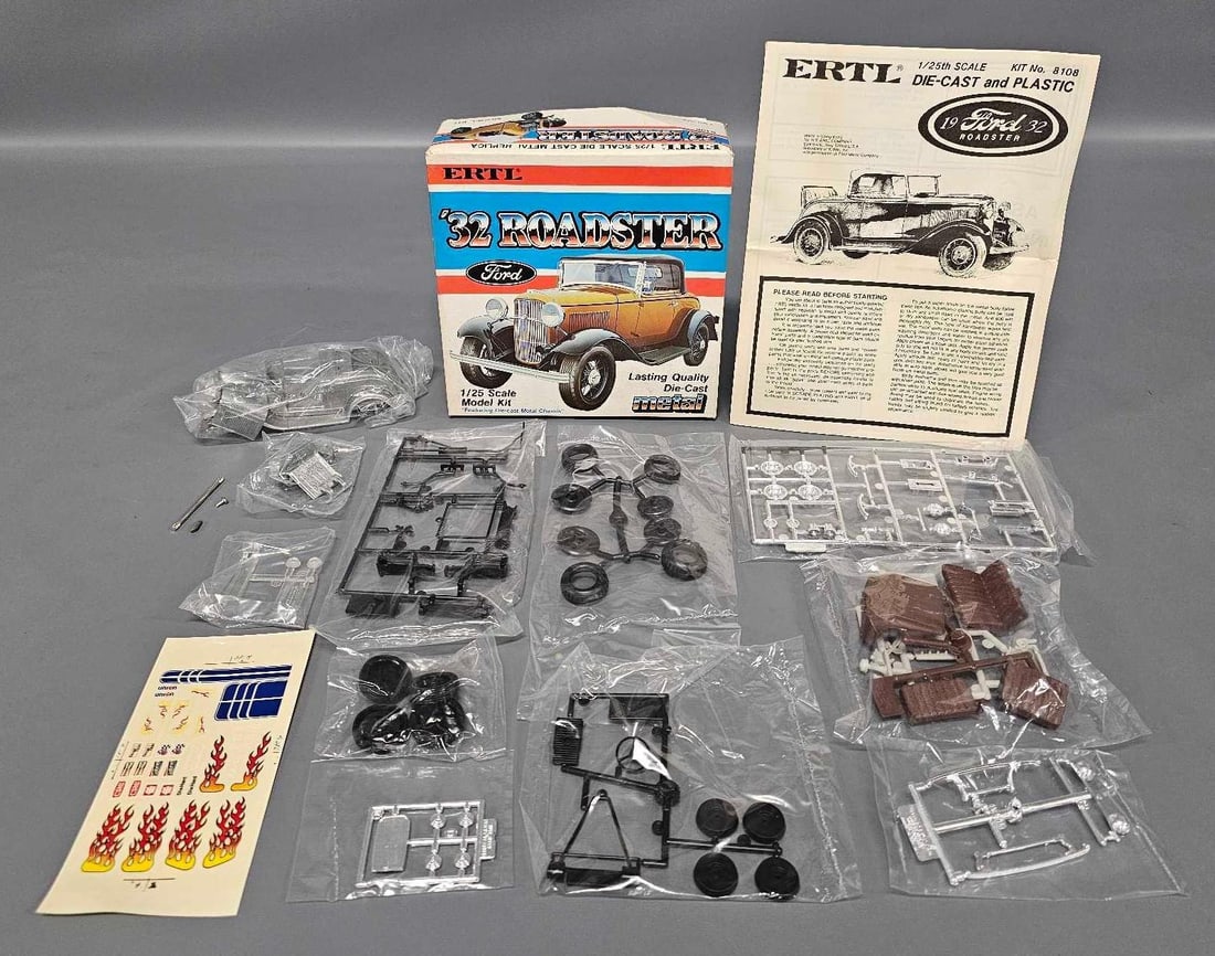 Ertl 32 Ford roadster 1/25 scale model kit 8108 (1 of 8)