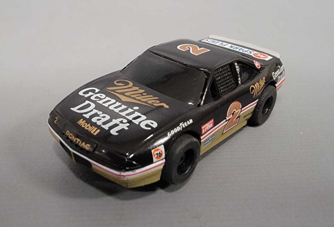 Scarce Tyco Magnum 440-X2 HO Miller Genuine Draft 2 slot car with NO air dam (1 of 7)