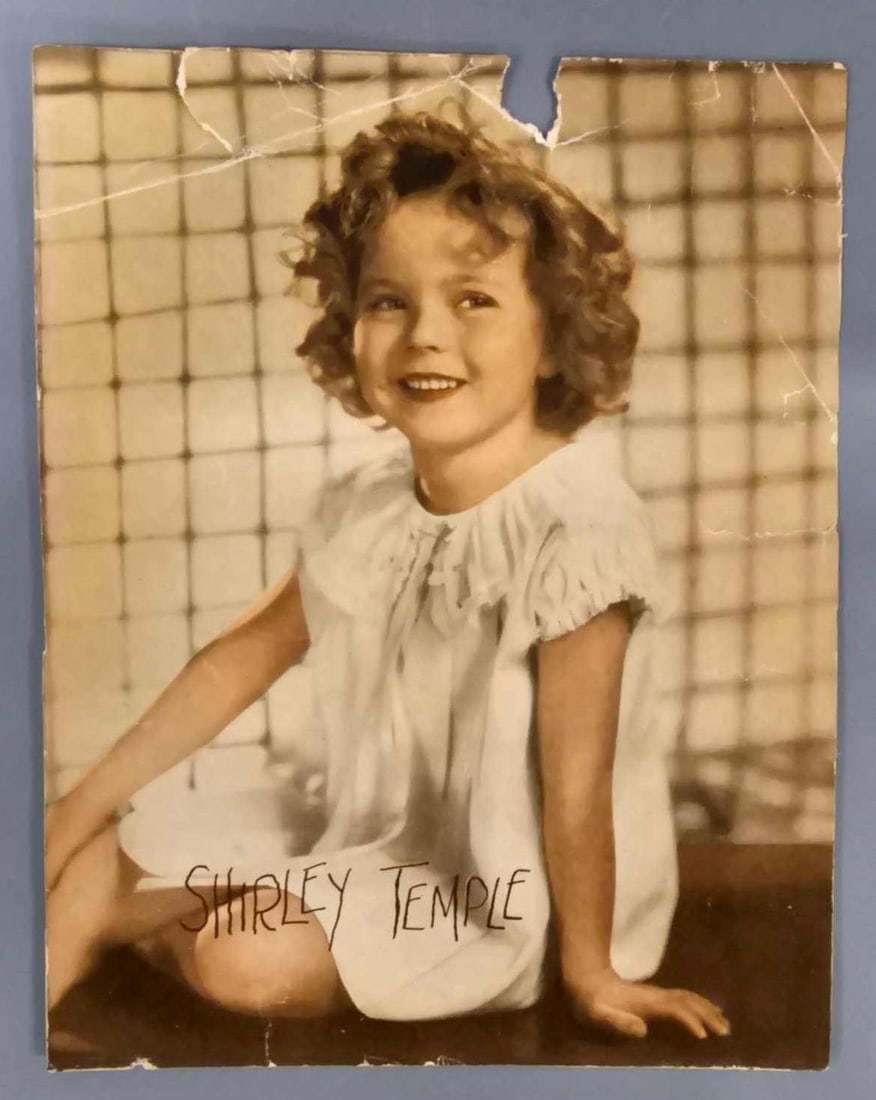 Rare Shirley Temple picture invitation to 6th birthday party attendee: Shirley Temple picture invitation to 6th birthday party attendee. Not in the greatest shape but these appear to have been mailed to Shirley Temples friends or acquaintances that had attended her 6th b