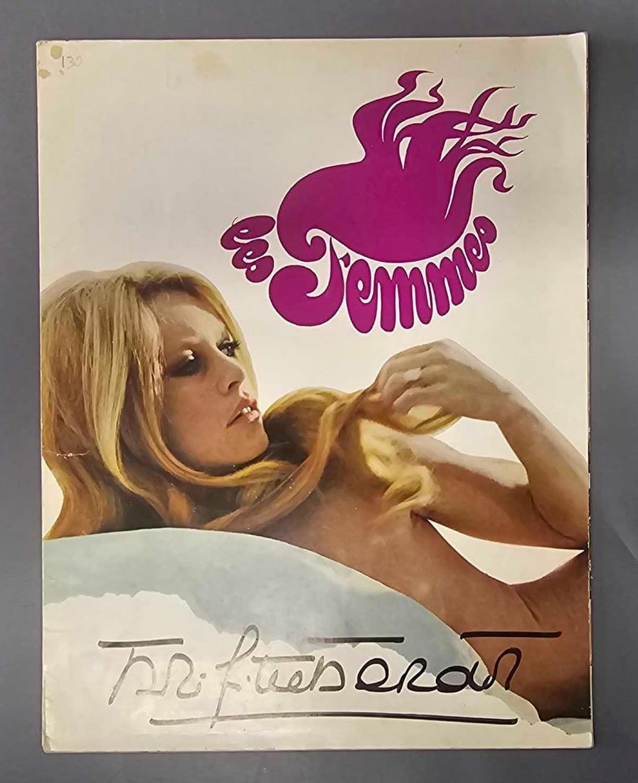 Fantastic Les Femmes tri fold advertisement signed by Brigitte Bardot: Fantastic Les Femmes tri fold advertisement signed by Brigitte Bardot, good to very good condition with a small stain on the top left corner and 130 written in pencil plus some small vein creases, som