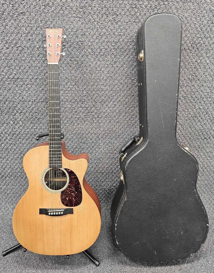 Martin GPCPA5 acoustic electric guitar in hardshell case Mexico (1 of 12)