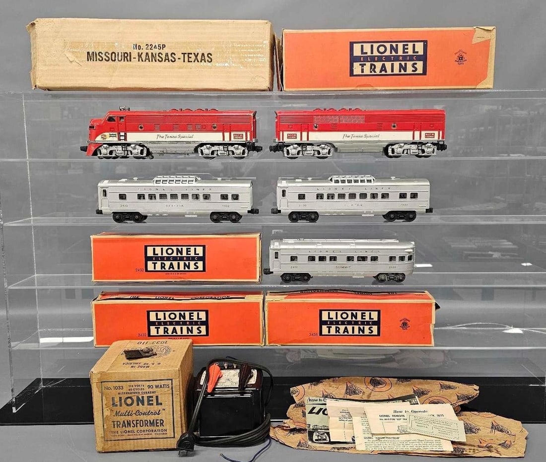 Lionel postwar O MKT Texas Special diesel passenger set in original boxes (1 of 20)