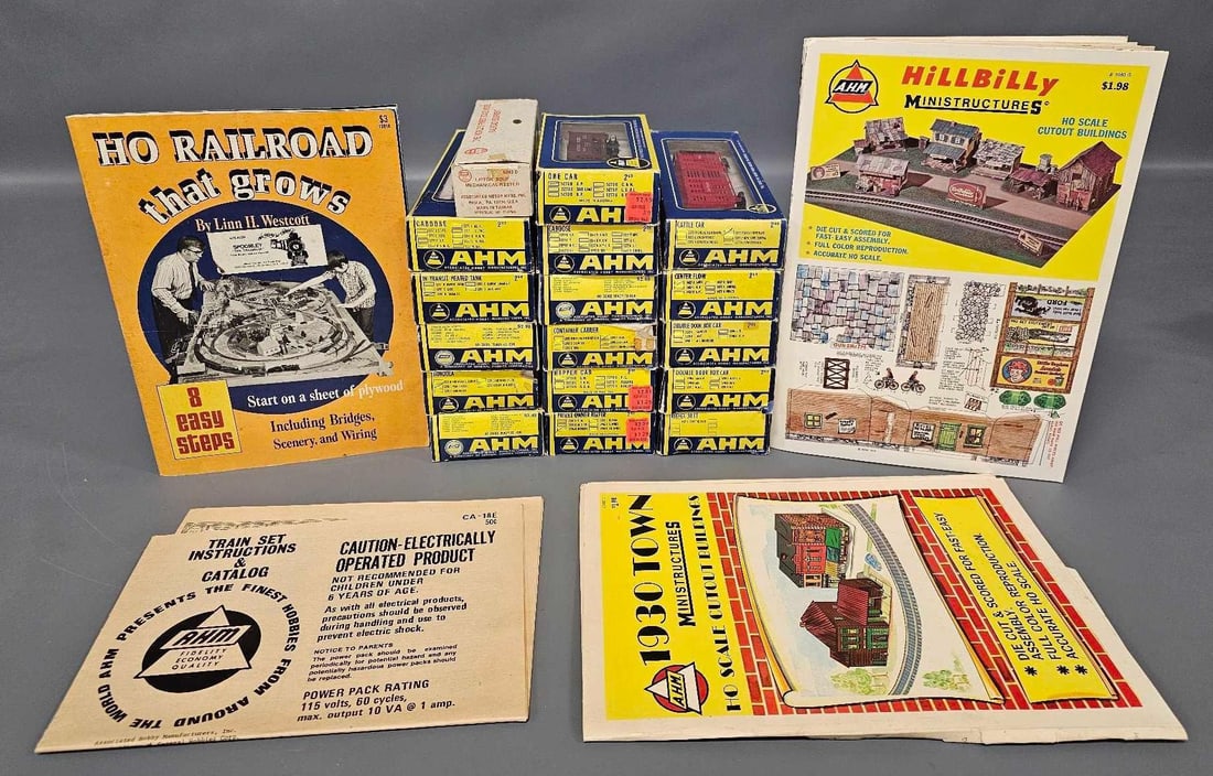 Seventeen AHM HO scale freight and rolling stock in original boxes (1 of 18)