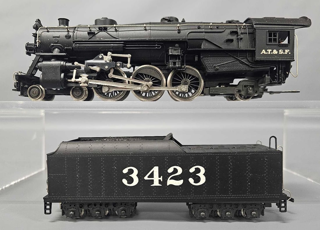 Rivarossi HO scale Santa Fe 4-6-2 heavy Pacific steam locomotive in original box: Rivarossi HO scale Santa Fe 4-6-2 heavy Pacific steam locomotive in original box, stock number 5087-C. Unit shows little to no run time and is C9 in a good original box with a damaged original insert