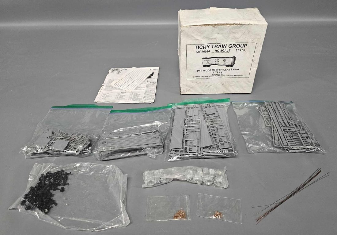 Tichy Train Group HO scale bulk pack Pacific Fruit Express wood reefer cars Class R-40 6024 (1 of 5)