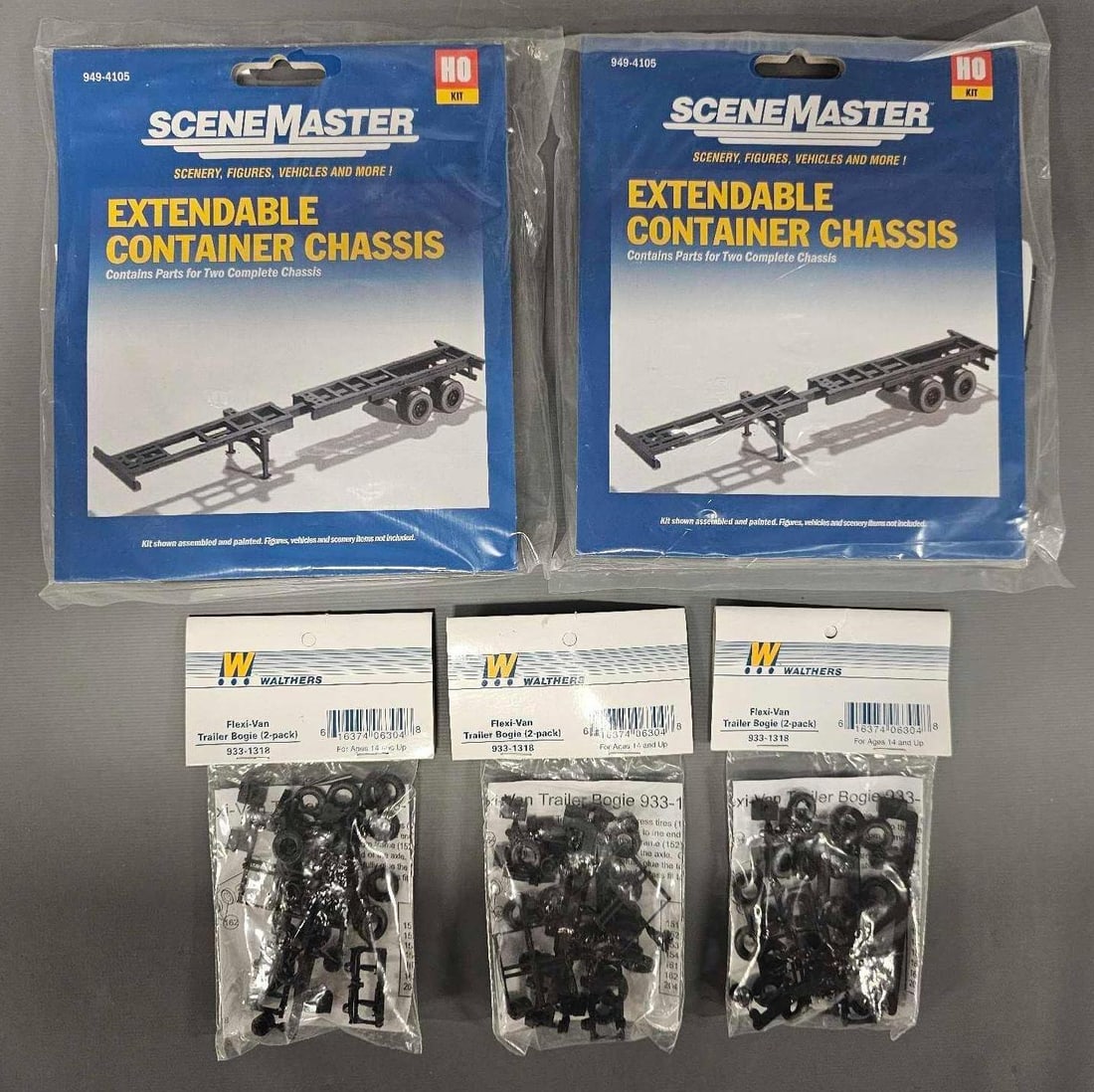 Walthers HO scale extendable container chassis plus three flexi-van trailer bogie 2 packs (1 of 4)