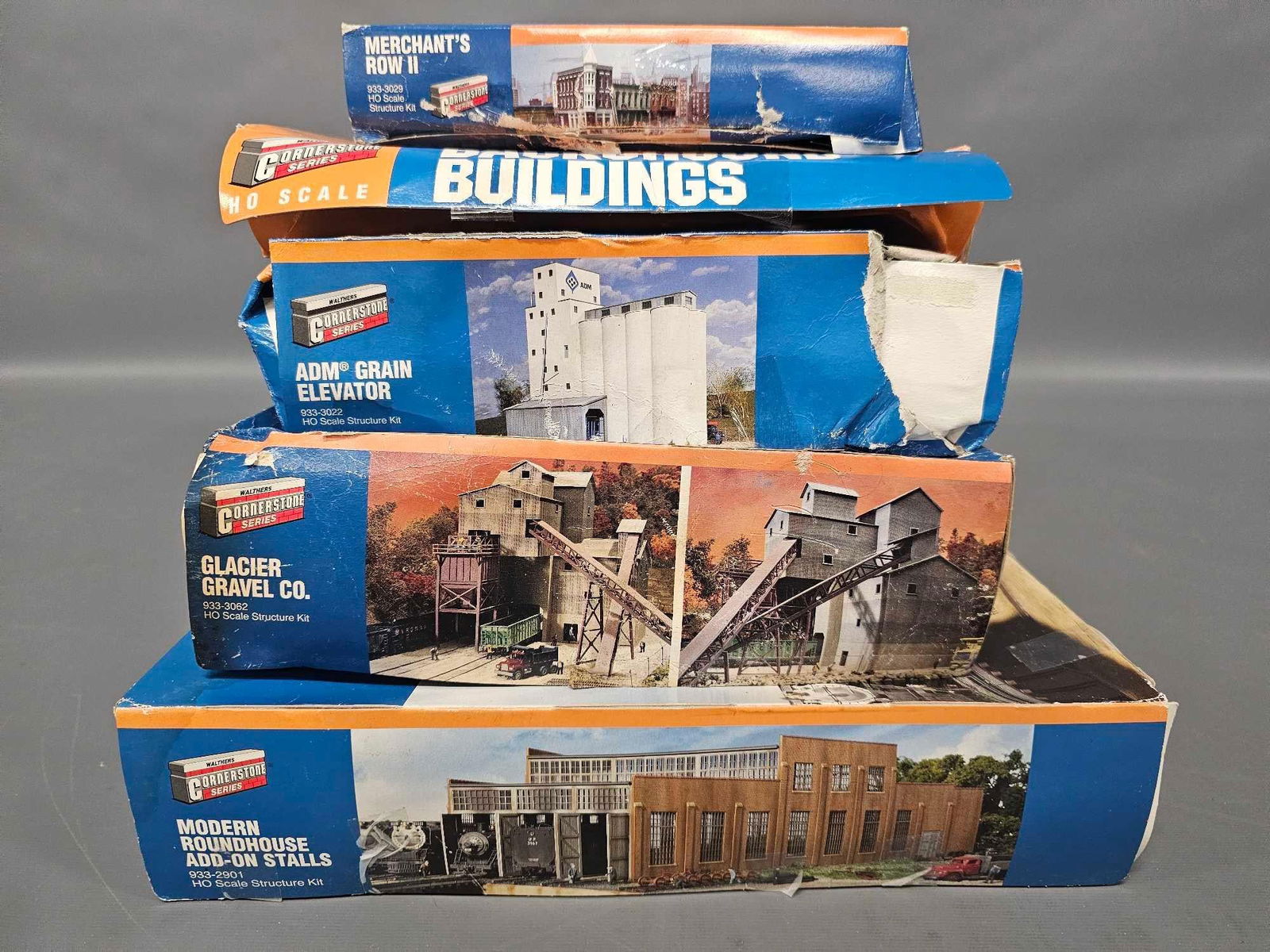 Five Walthers Cornerstone HO building kits in water damaged boxes (1 of 8)