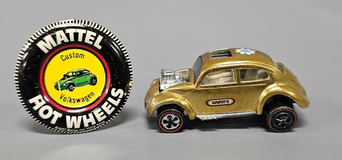 Redline Hot Wheels gold Custom Volkswagen with button: Redline Hot Wheels gold Custom Volkswagen with button, car is excellent to near mint with an excellent button.