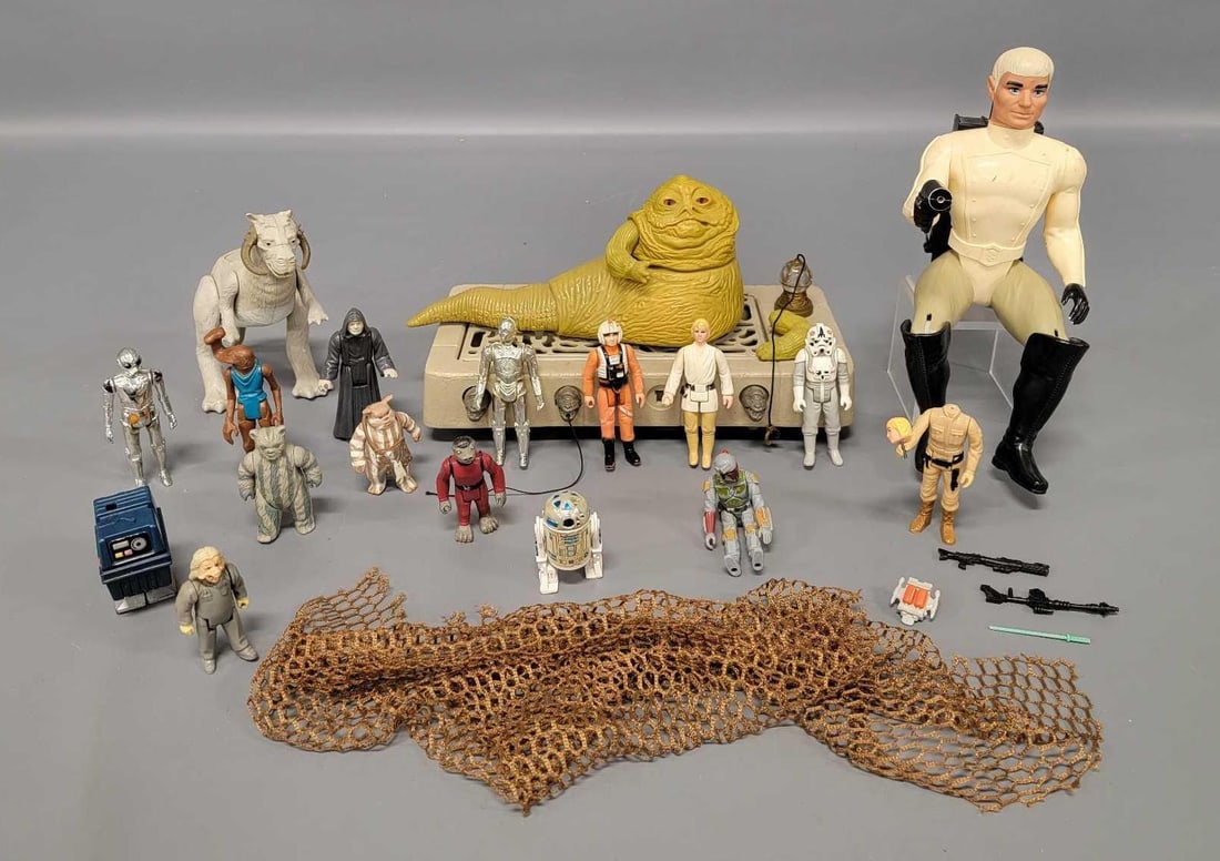 Group of vintage Kenner Star Wars figures Tauntaun Jabba for parts or repair: Group of vintage Kenner Star Wars figures, Tauntaun and Jabba for parts or repair. You get fourteen figures, Jabba with broken arm, Tauntaun with a broken ear and a net from the Ewok Village playset. 