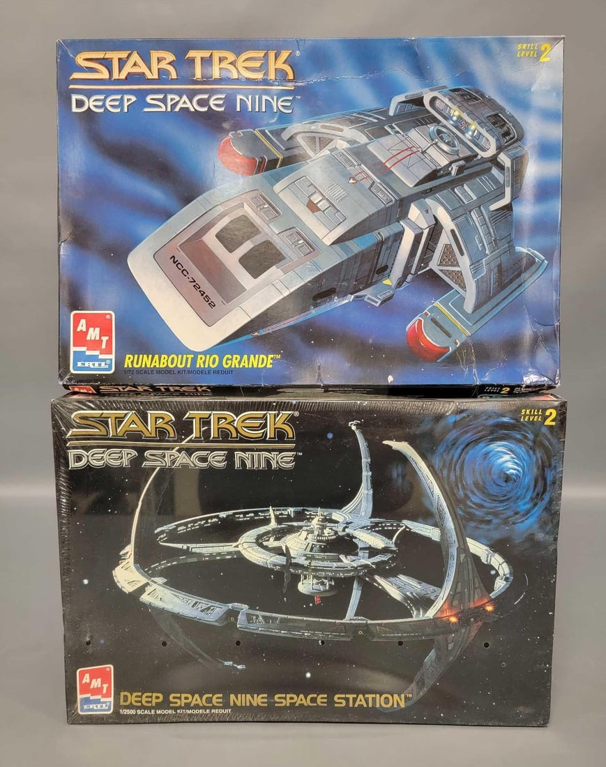 Two AMT Ertl Star Trek model kits in original boxes: Two AMT Star Trek Deep Space Nine unbuilt model kits, includes Deep Space Station 8778, this one is factory sealed with warpage, the other is a Runabout Rio Grande 8741, unbuilt in an open original bo