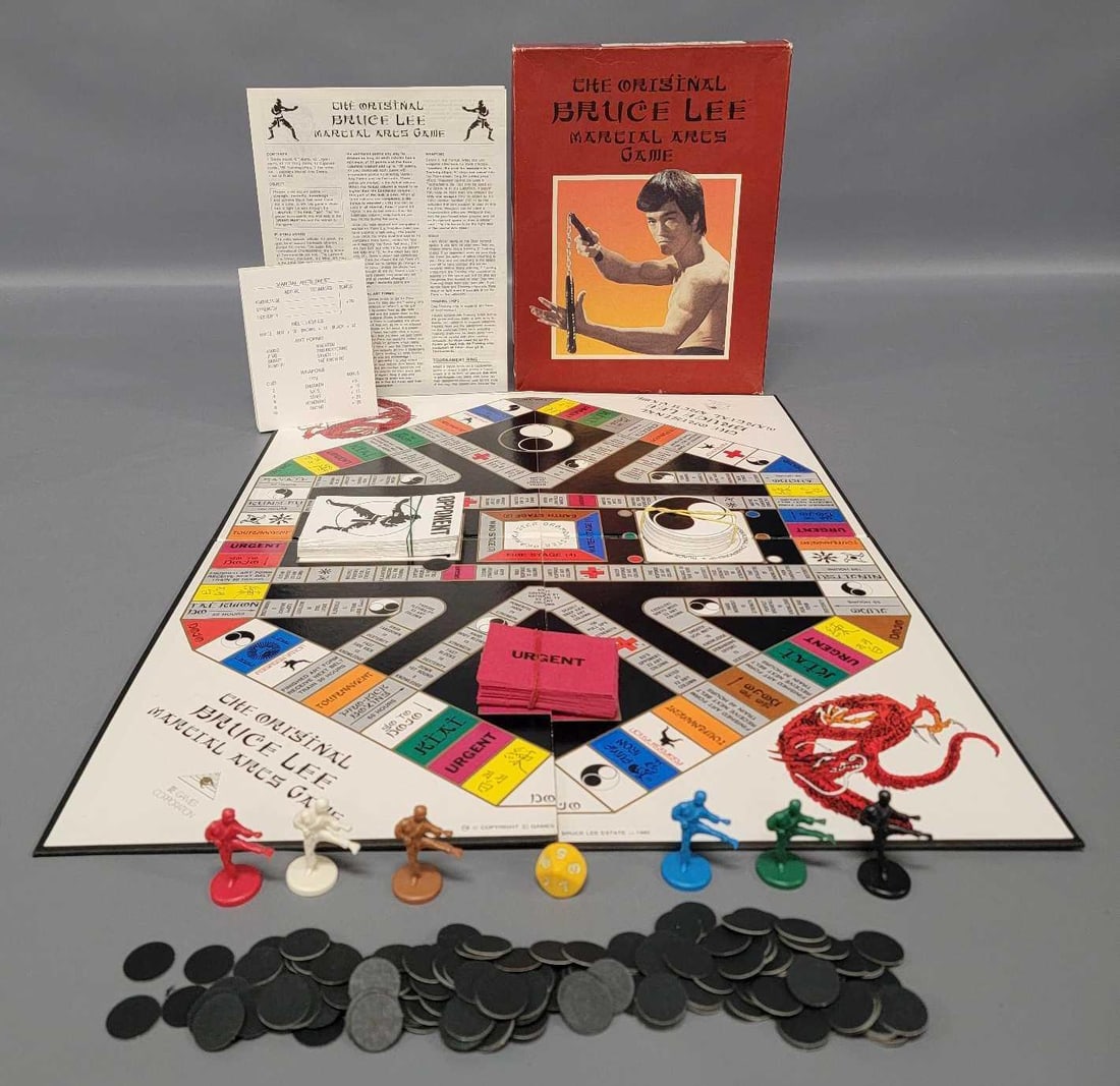IIE Games Corporation The Original Bruce Lee Martial Game made in Canada: IIE Games Corporation The Original Bruce Lee Martial Game made in Canada. Game has been played with but is complete and in excellent condition in a good to very good original box as seen in the photos