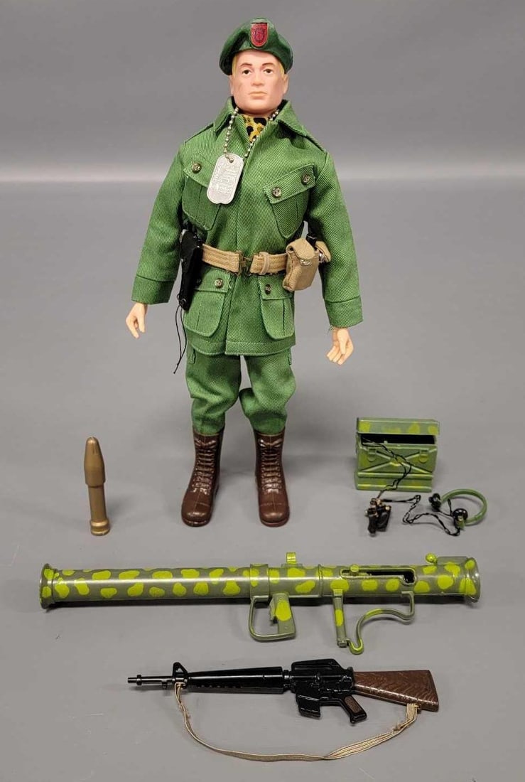 Hasbro GI Joe green beret: Hasbro GI Joe green beret. A fantastic outfit that is exceptionally clean and crisp but not all of it is perfect. The M-16 appears to have been repaired and there is a tiny amount of paint rubbed off