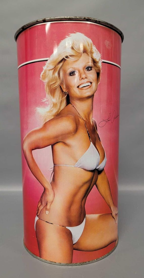 1979 Klaymax Productions P & K Products Co Loni Anderson trash can: 1979 Klaymax Productions Loni Anderson trash can. Made by P & K Products Co, Elgin, IL. It is in excellent condition on the outside but does have some rust on the bottom of the inside. Measures 19