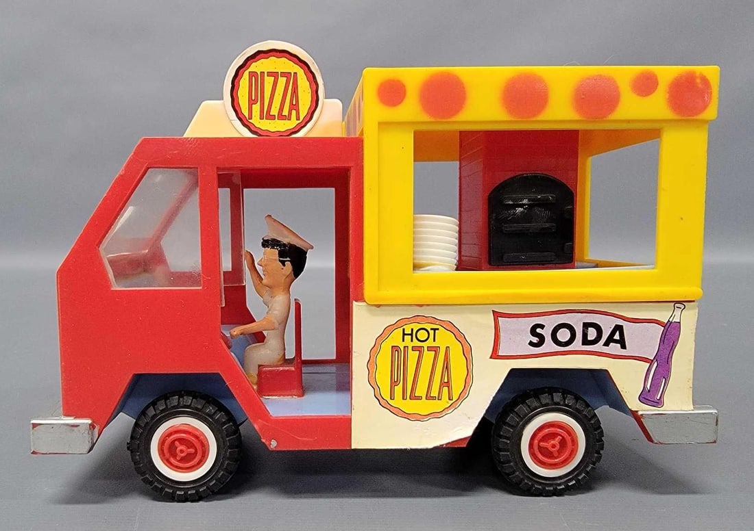 Rare MPC Multiple Toymakers Hot Pizza and Soda truck: Rare MPC Multiple Toymakers Hot Pizza and Soda Joint who needs some more ambiance. I have been selling toys for 26 years and this is the first one that I have ever seen. Measures 6 inches long and is
