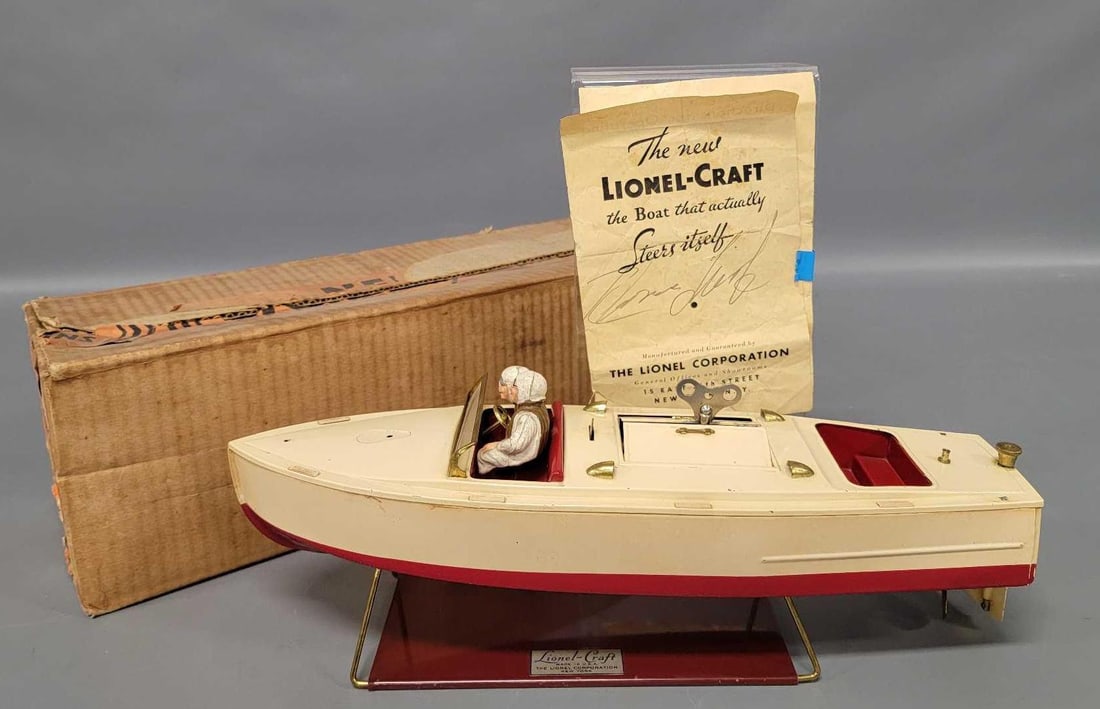 Original Lionel Craft Model MB wind-up boat in original box with stand (1 of 17)