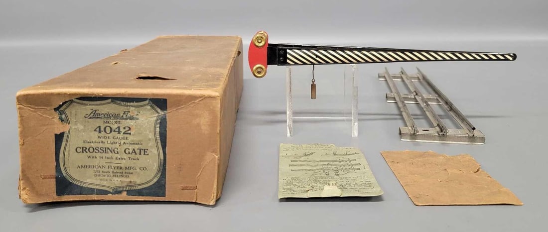 American Flyer prewar partial 4042 crossing gate in original box (1 of 11)