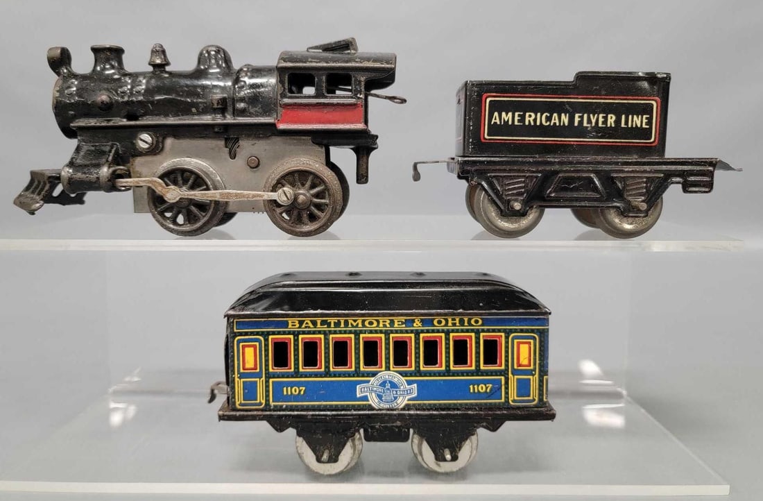 American Flyer O gauge cast iron steam locomotive 120 tender and B & O coach (1 of 6)