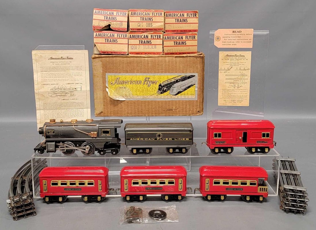 Boxed American Flyer prewar O 4303 steam passenger set (1 of 14)