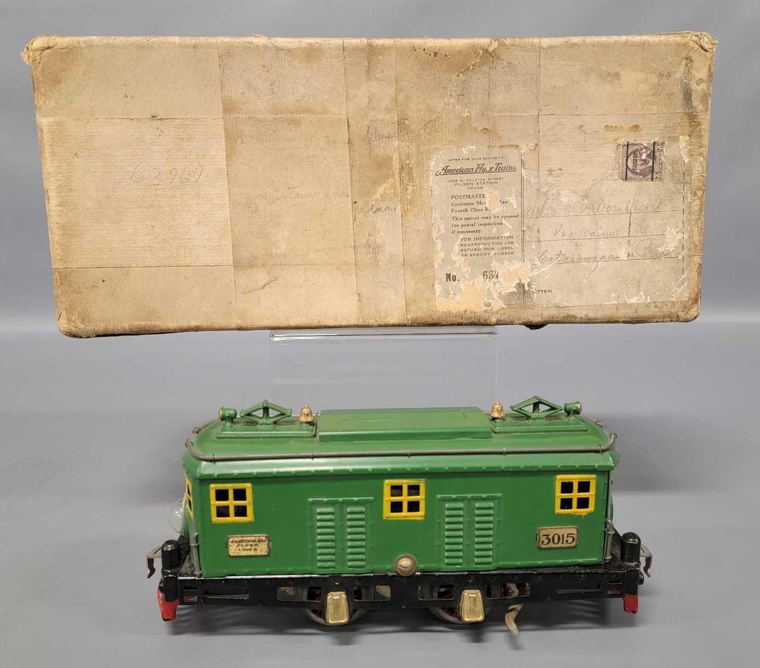 Restored American Flyer prewar O 3015 box cab electric locomotive in original box (1 of 6)