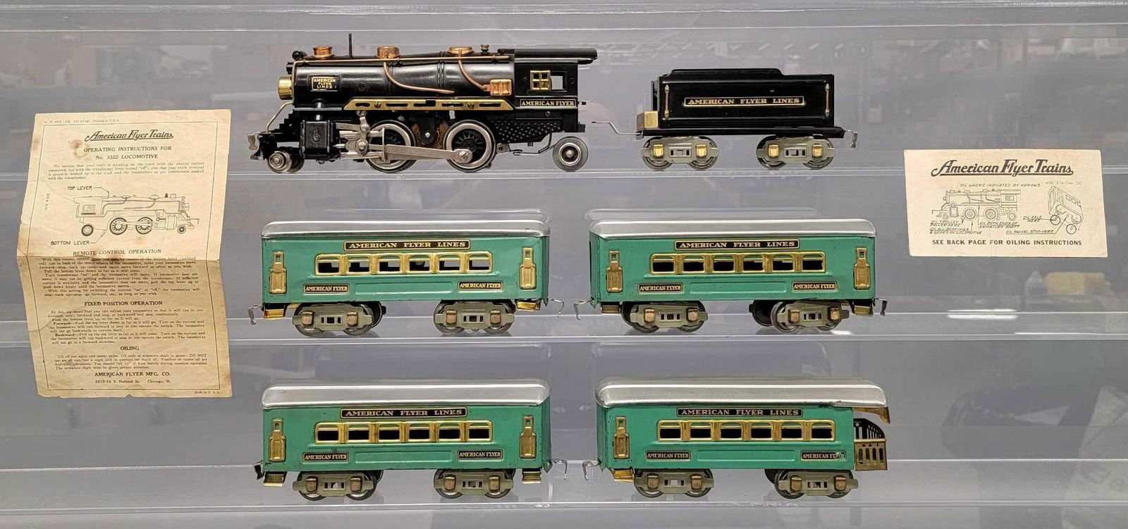 American Flyer prewar O steam passenger set with silver / blue passenger cars (1 of 8)
