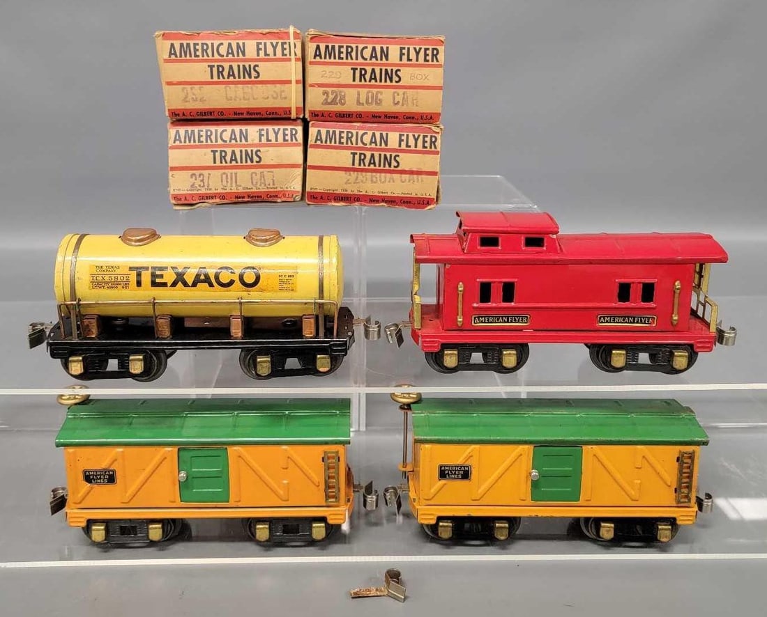 Four American Flyer prewar O freight cars with original boxes (1 of 14)