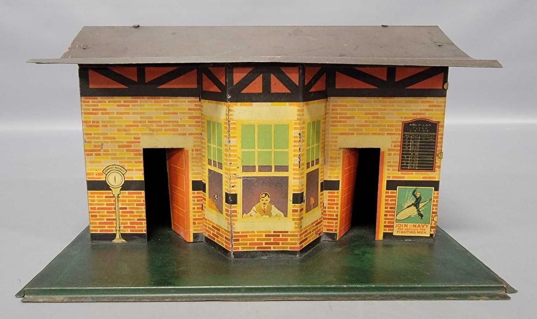 American Flyer Prewar 100  lithographed station (1 of 7)