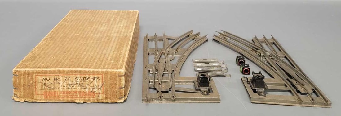 Early Lionel prewar standard gauge manual switches in original box (1 of 7)