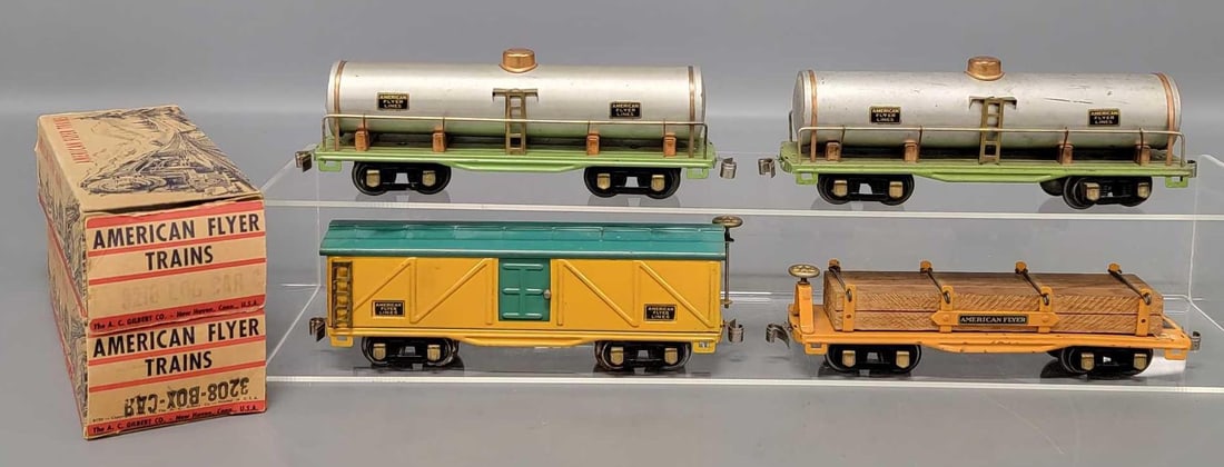 Four American Flyer Prewar O freight cars with two original boxes (1 of 14)