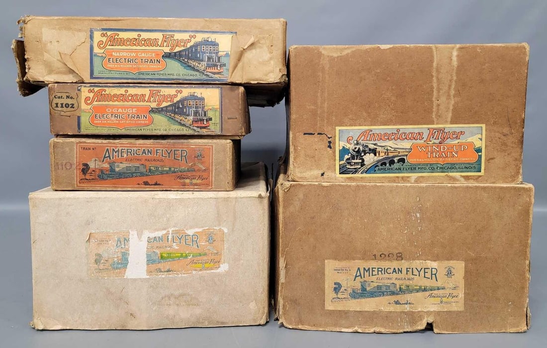 Six prewar American Flyer O gauge set boxes (1 of 6)