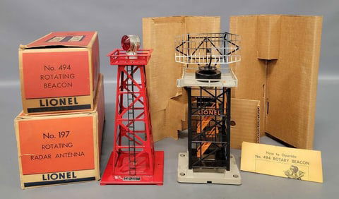 Postwar Lionel 197 radar antenna and 494 beacon accessories in original boxes