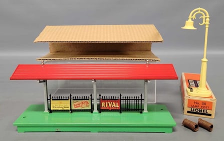 Two Postwar Lionel accessoies with one original box