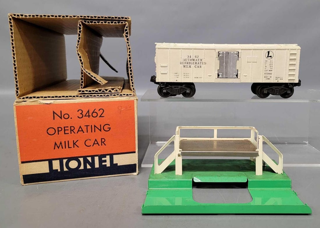 Postwar Lionel 3462 Operating Milk Car accessory in original box (1 of 14)
