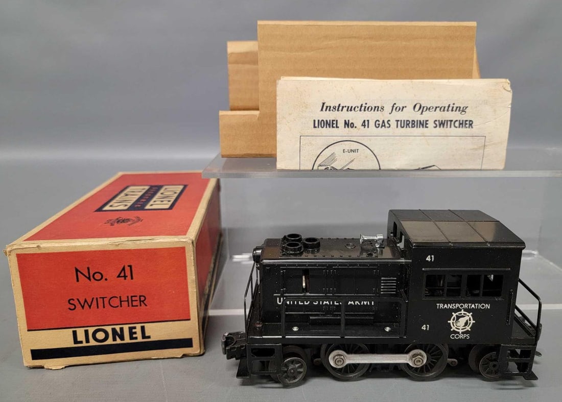 Postwar Lionel 41 Army switcher in original box (1 of 15)