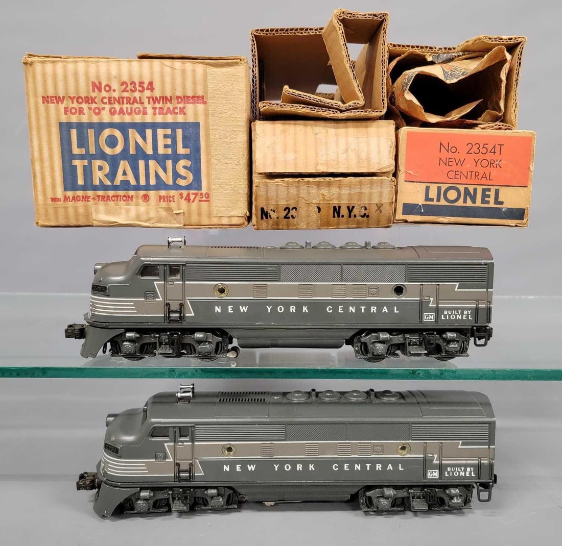 Postwar Lionel 2354 New York Central F3 diesel locomotive units in master carton (1 of 20)