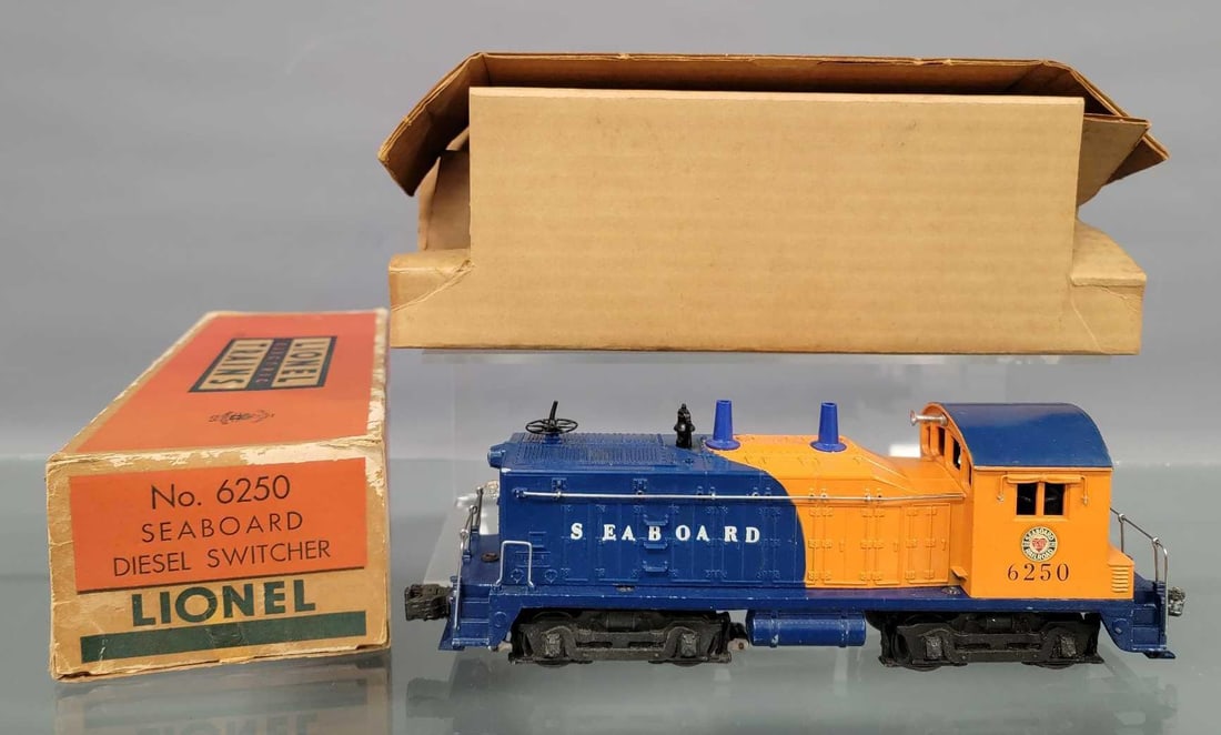 Postwar Lionel 6250 Seaboard NW-2 diesel switcher in original box (1 of 15)