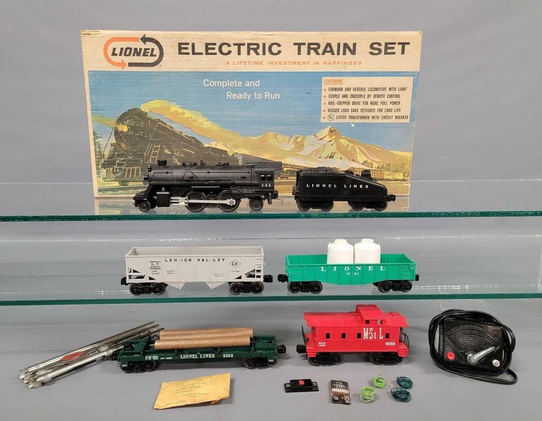 Boxed Postwar Lionel 11520 steam freight set (1 of 13)