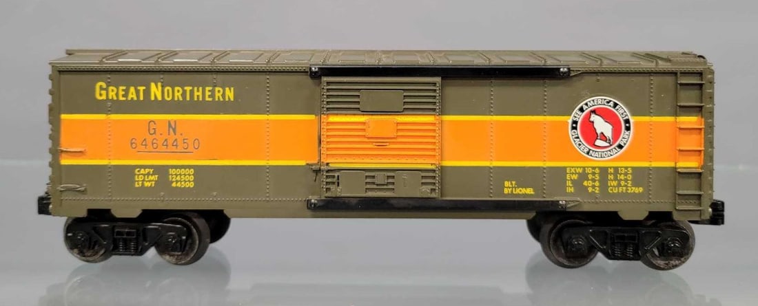 Lionel postwar type IV 6464-450 Great Northern box car: Lionel postwar type IV 6464-450 Great Northern box car, car shows light run time and is C8.