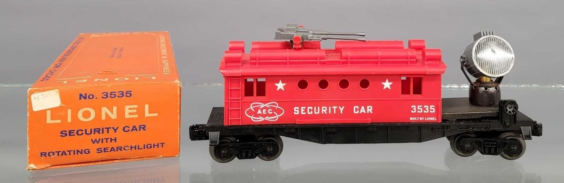 Unrun Lionel postwar O 3535 security car with rotating searchlight in perforated OB (1 of 7)