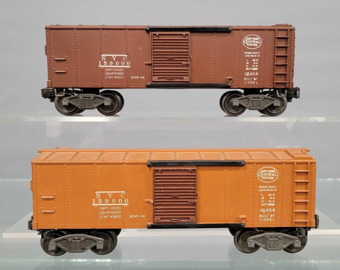 Two Lionel postwar O 6454 New York Central box cars (1 of 6)