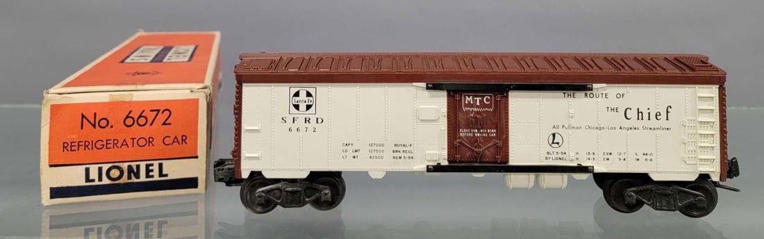 Lionel postwar 6672 black letter Santa Fe refrigerator car in original box (1 of 7)